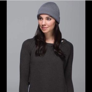NWOT lululemon Rad Hatter toque gray